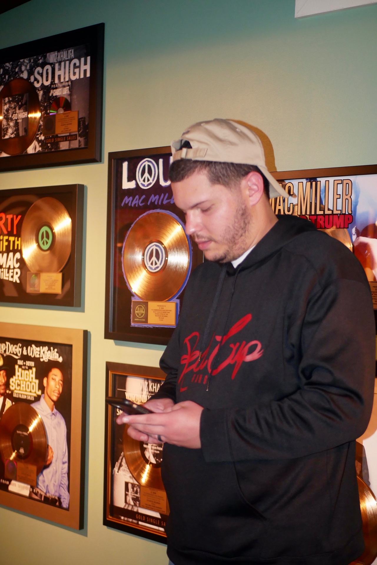 Mike Wavs, music digital strategist